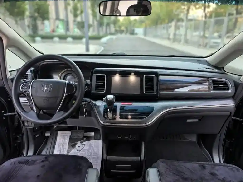 Honda Elysion — миниатюра 8