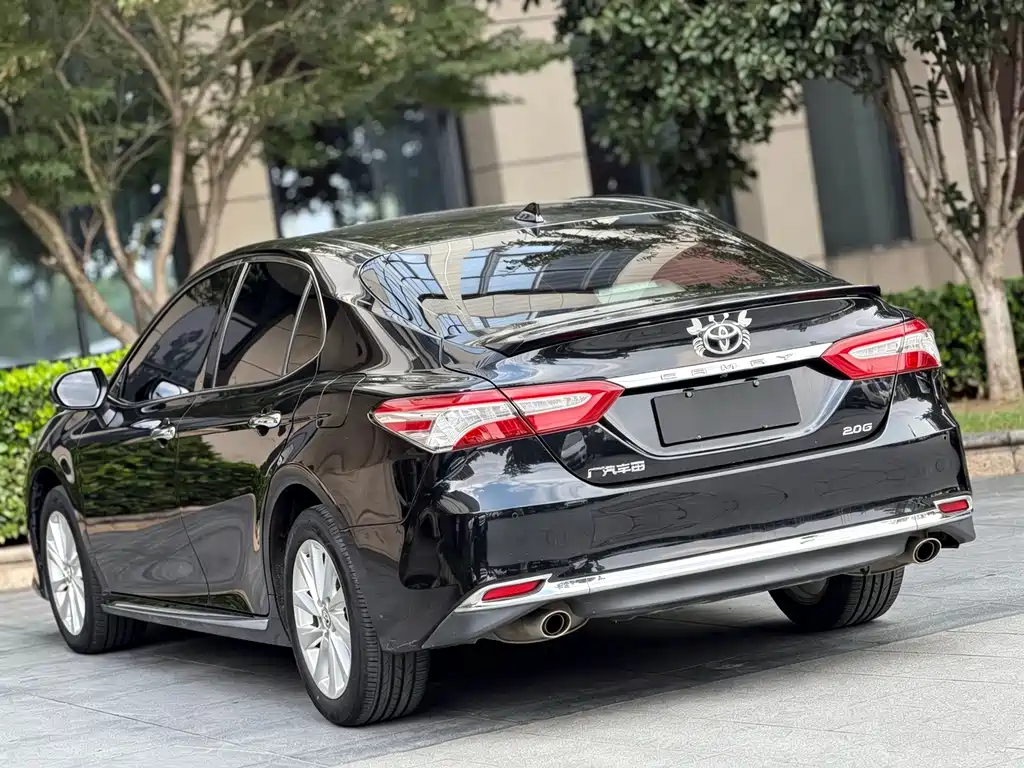 Toyota Camry — миниатюра 10