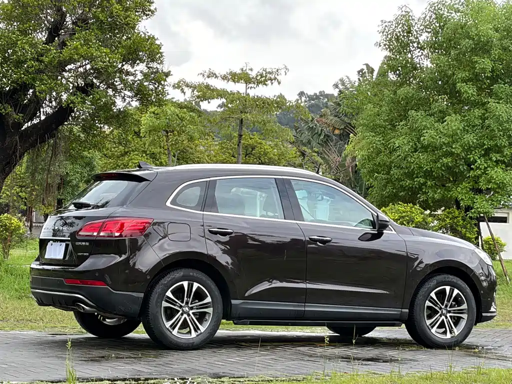 Borgward BX7 — миниатюра 4
