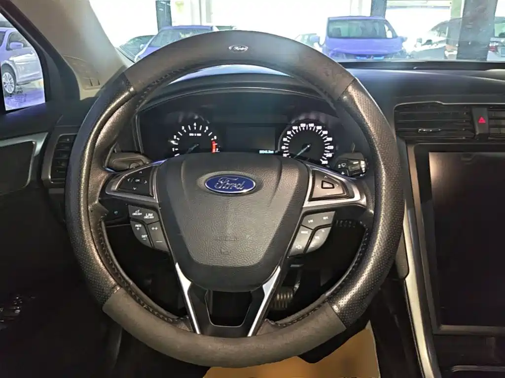 Ford Mondeo — миниатюра 11