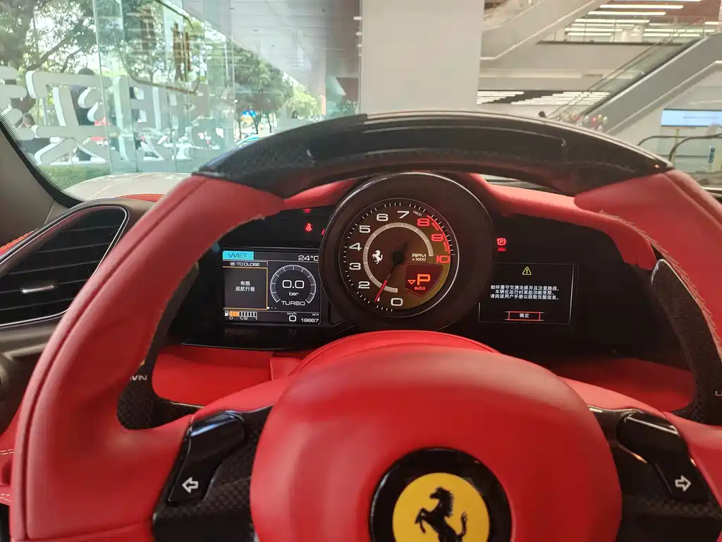 FERRARI 488
