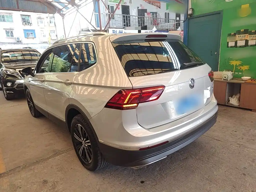 Volkswagen Tiguan L — миниатюра 5