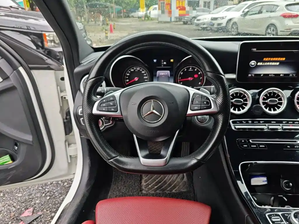 Mercedes-Benz C-Class — миниатюра 11