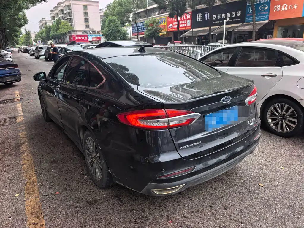 Ford Mondeo — миниатюра 8