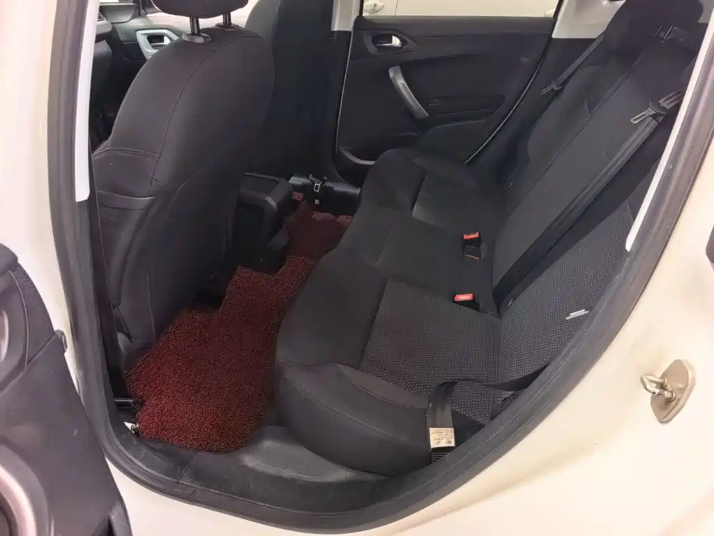 Peugeot 2008 — миниатюра 17
