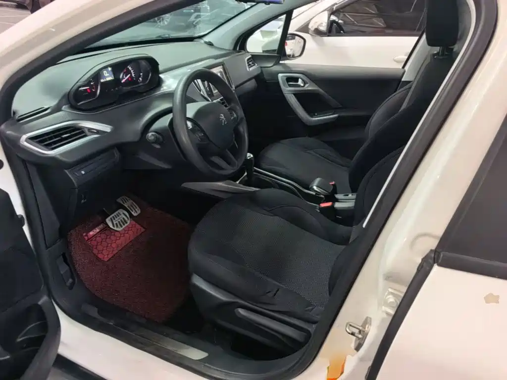 Peugeot 2008 — миниатюра 15