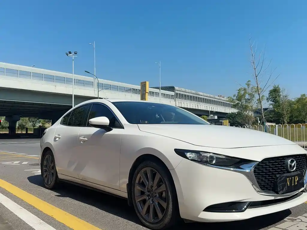 Mazda 3 Axela — миниатюра 3