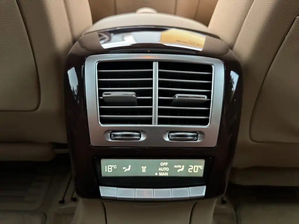 Mercedes-Benz S-Class — миниатюра 21