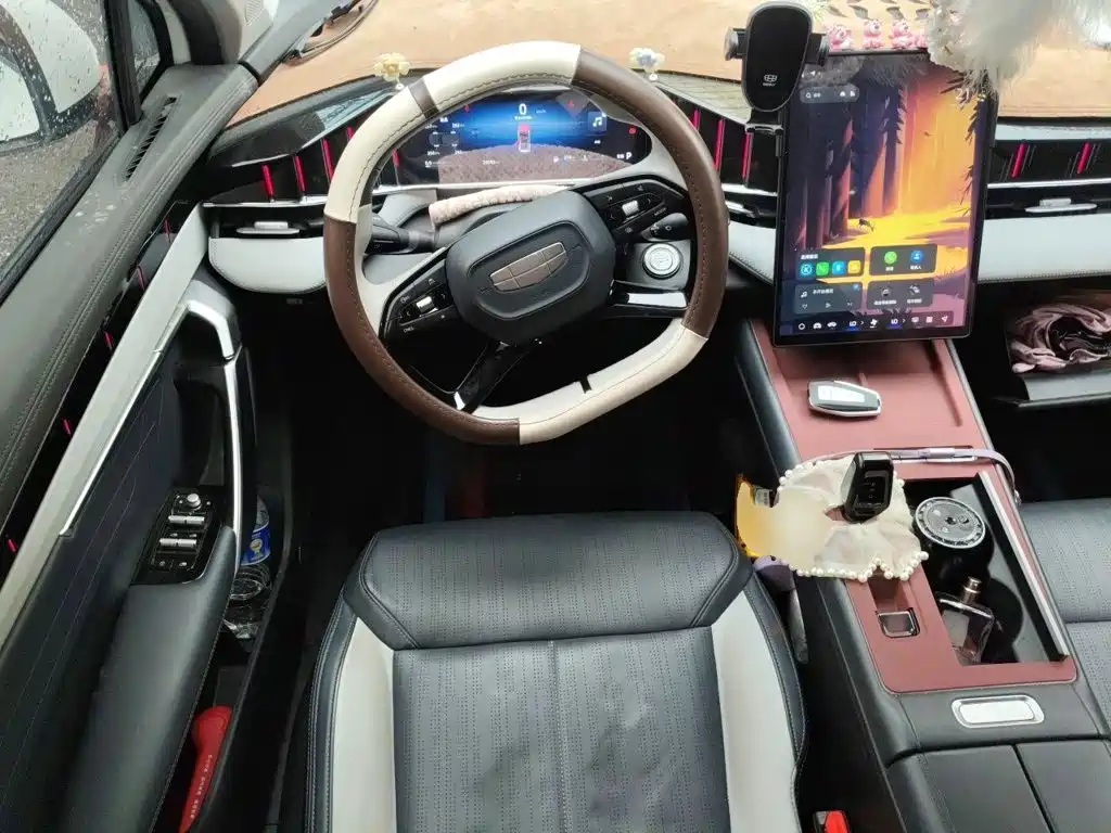 Geely Boyue L — миниатюра 6