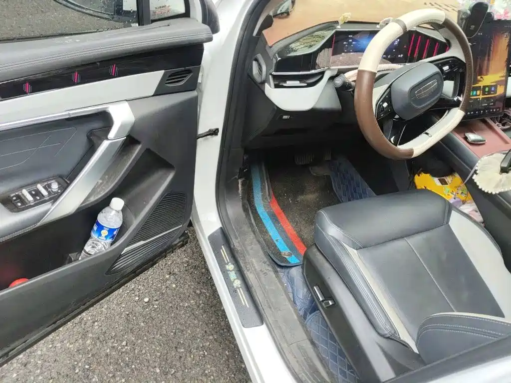 Geely Boyue L — миниатюра 12
