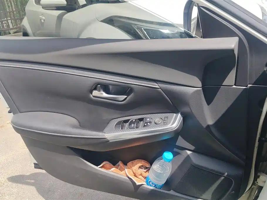 Nissan Sylphy 2022 1.6L XL CVT Enjoy