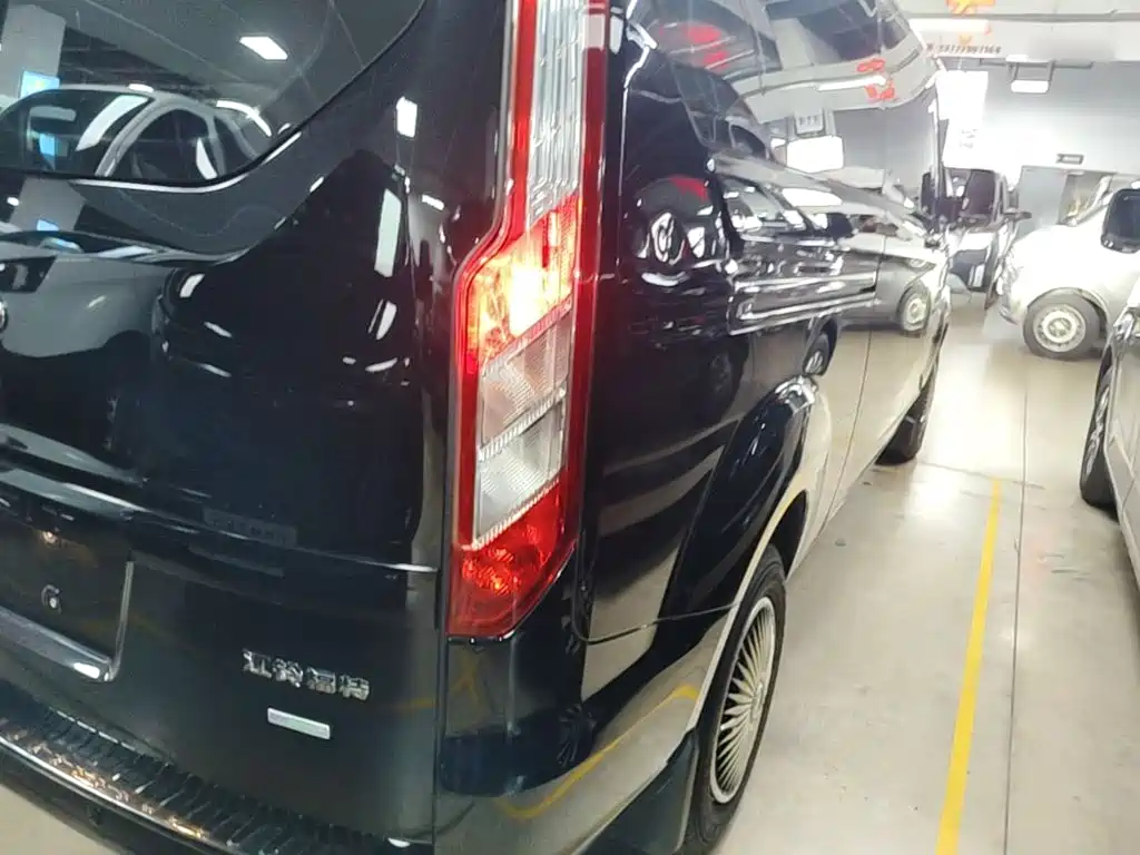 Ford Transit — миниатюра 8