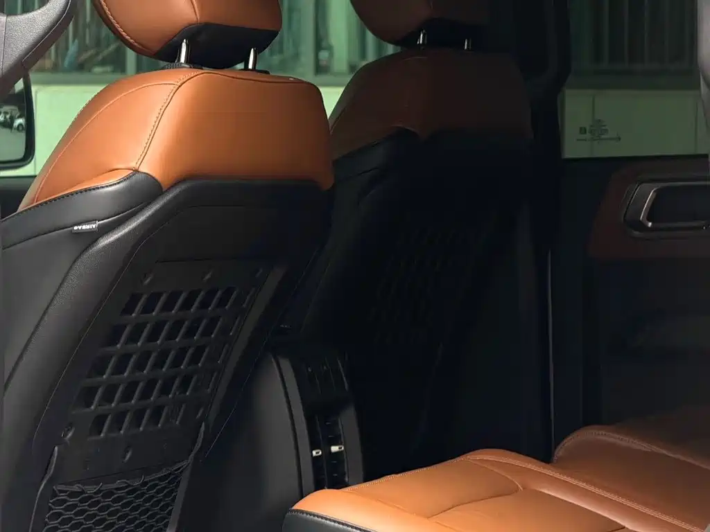 Ford Bronco — миниатюра 5