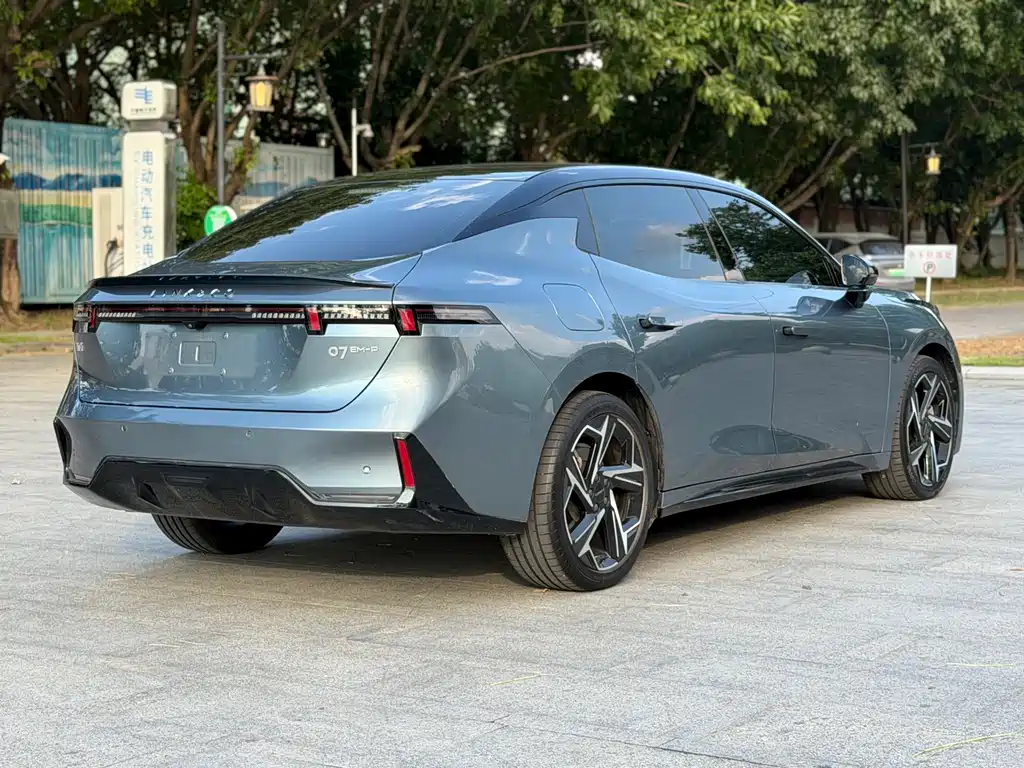Lynk & Co 07 EM-P — миниатюра 4