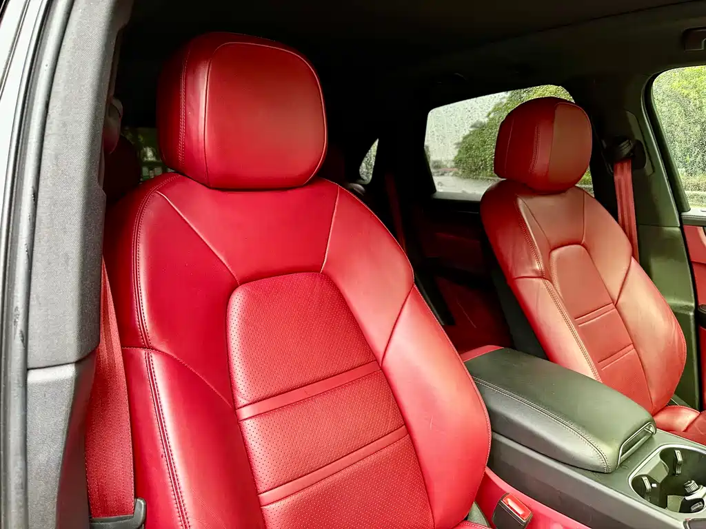 Porsche Cayenne — миниатюра 16