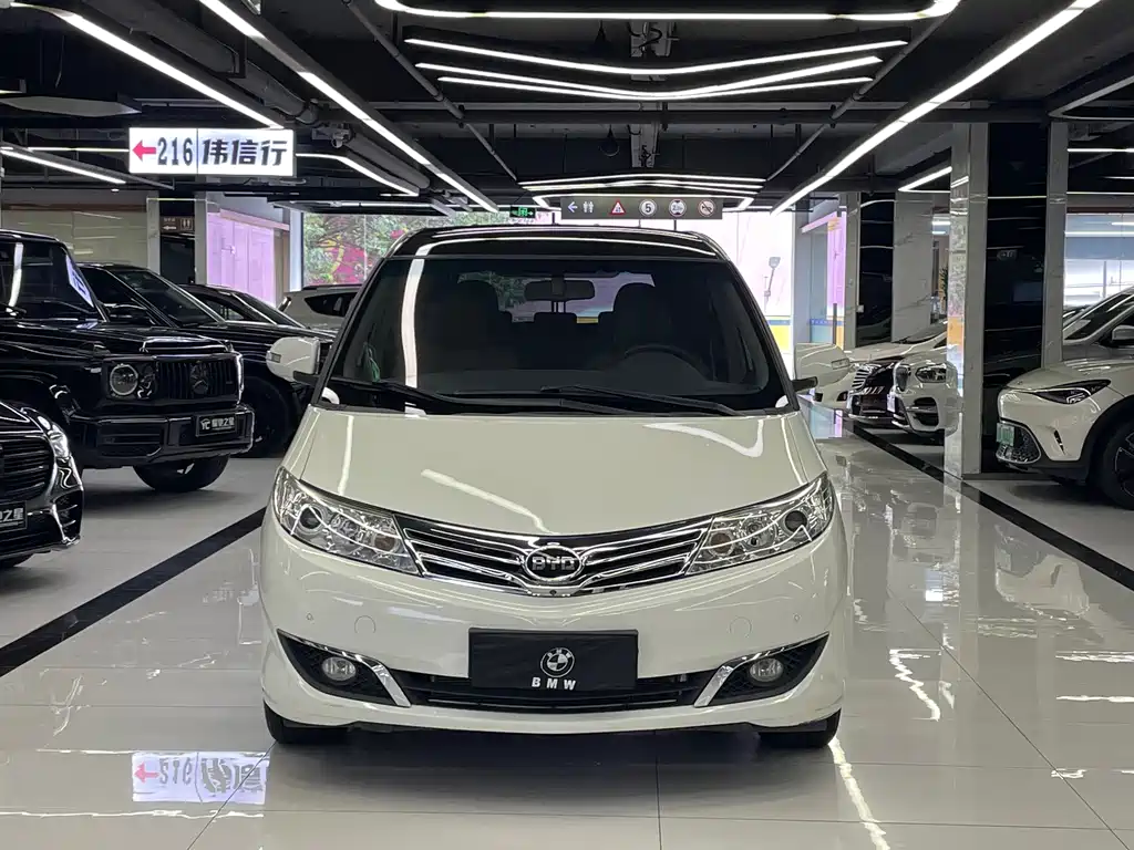 BYD M6 — миниатюра 2