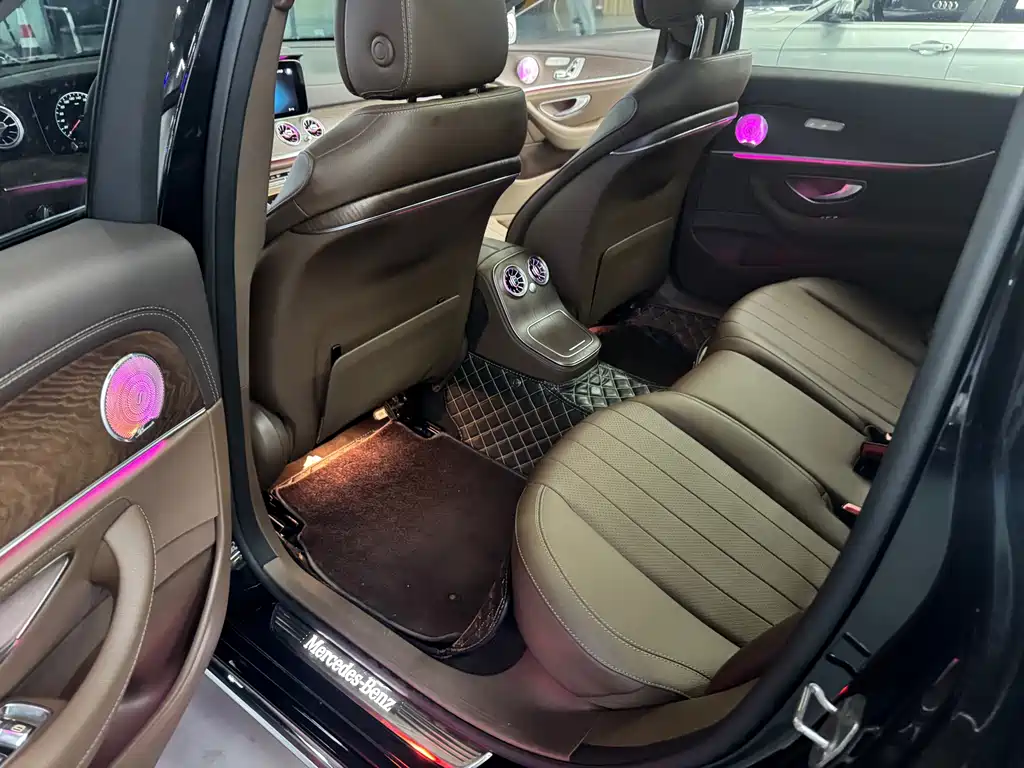 Mercedes-Benz E-Class — миниатюра 5