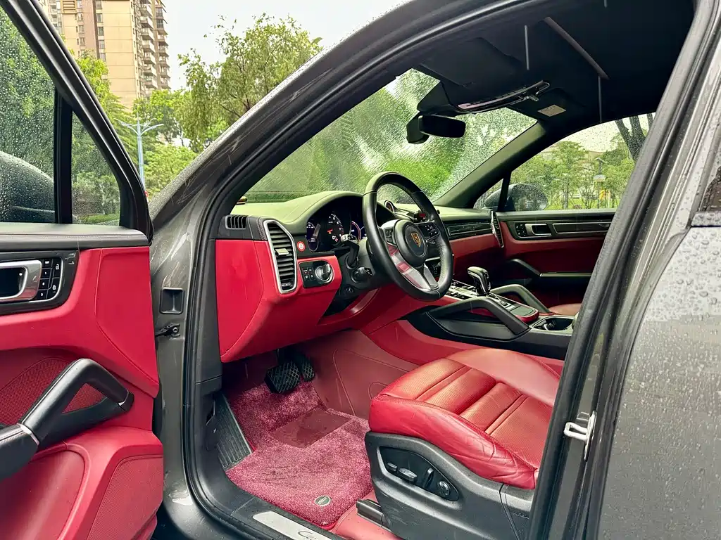 Porsche Cayenne — миниатюра 9