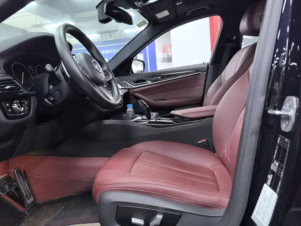 BMW 5 Series — миниатюра 4