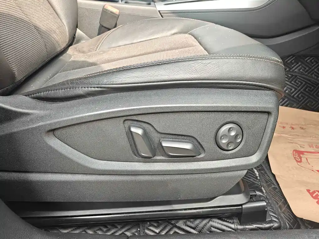 Audi Q5L — миниатюра 13