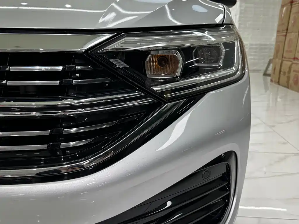 Volkswagen Sagitar — миниатюра 7