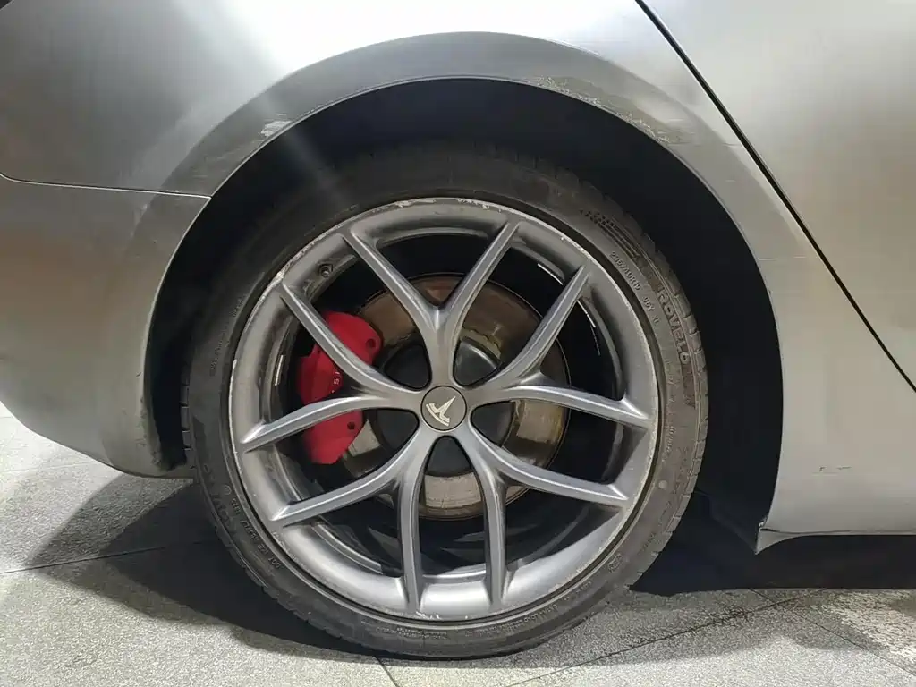 Tesla Model 3 — миниатюра 18