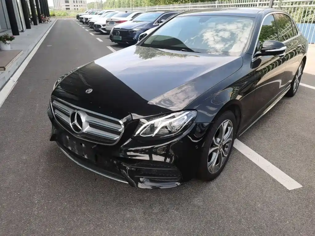 Mercedes-Benz E-Class — миниатюра 2