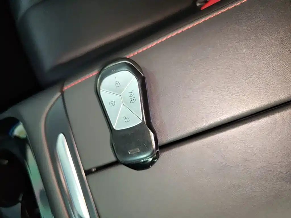 XPeng P7 — миниатюра 9