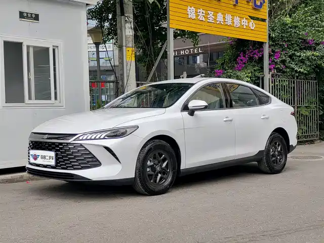 2025 BYD Qin