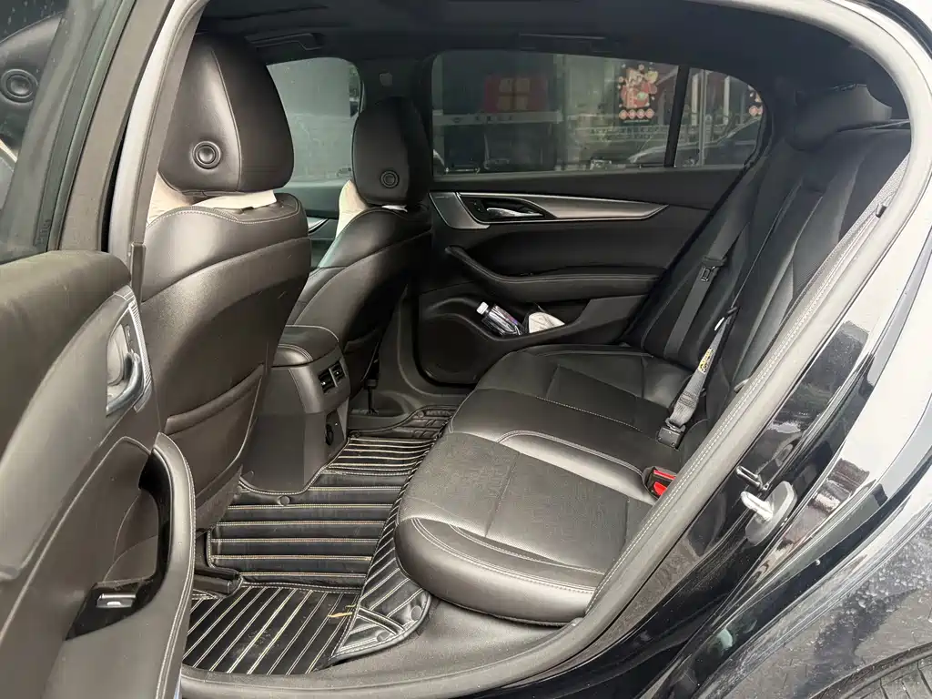 Cadillac CT5 — миниатюра 8