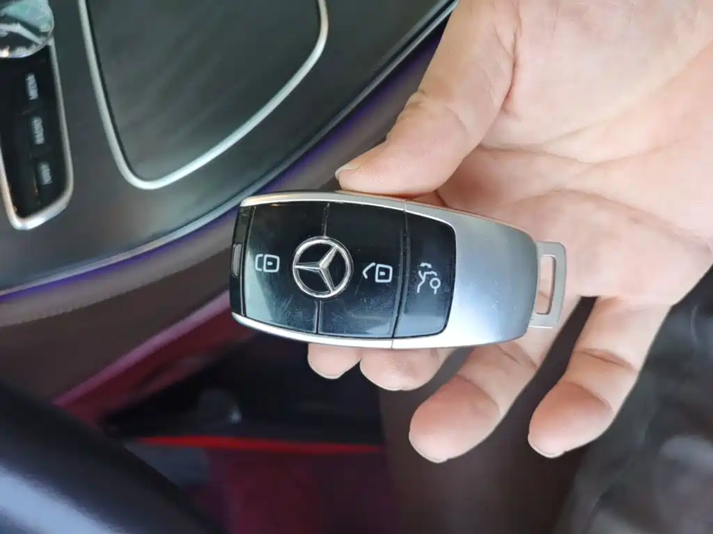 Mercedes-Benz E-Class — миниатюра 9