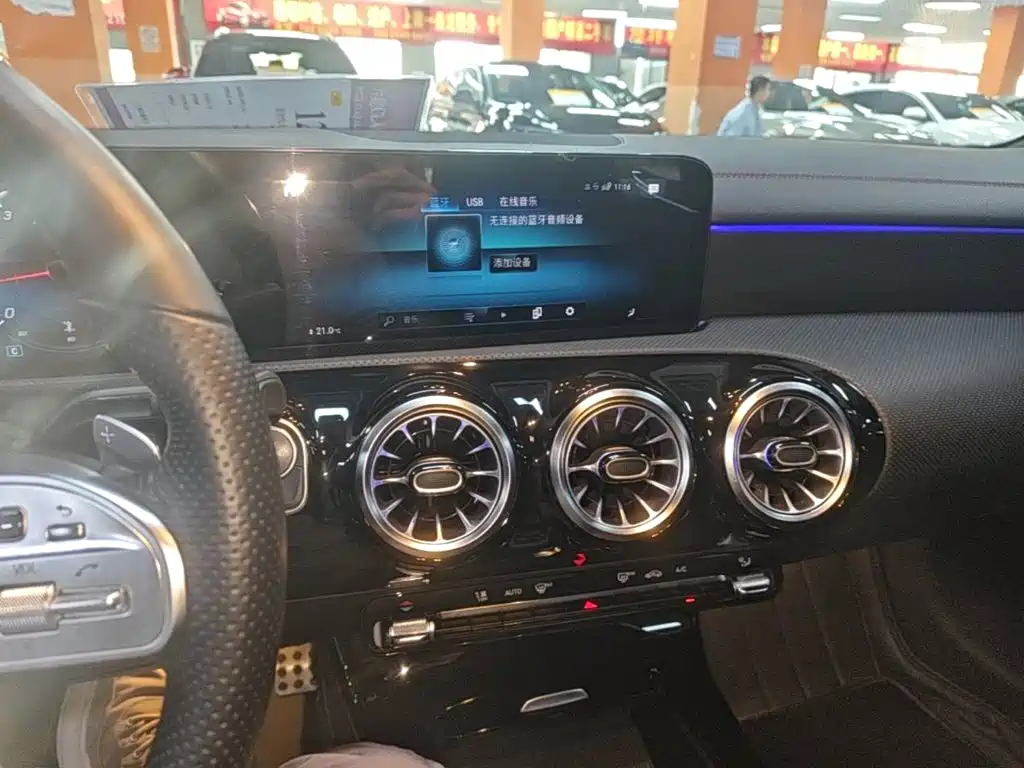 Mercedes-Benz CLA (Import) — миниатюра 13