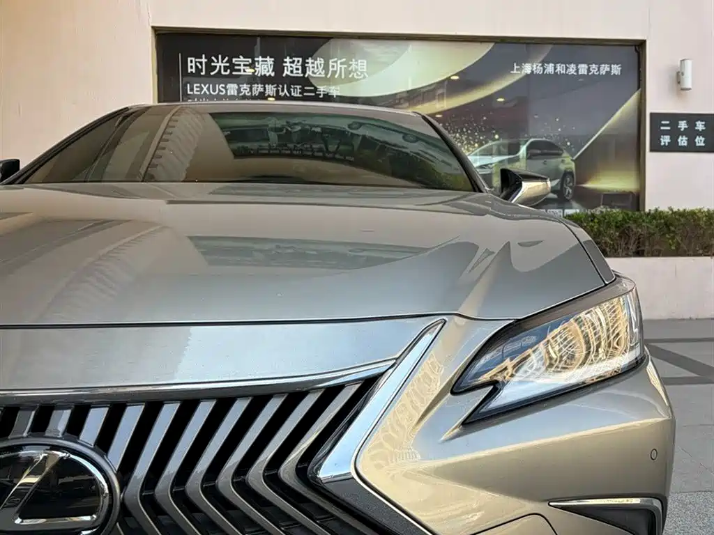 Lexus ES — миниатюра 5