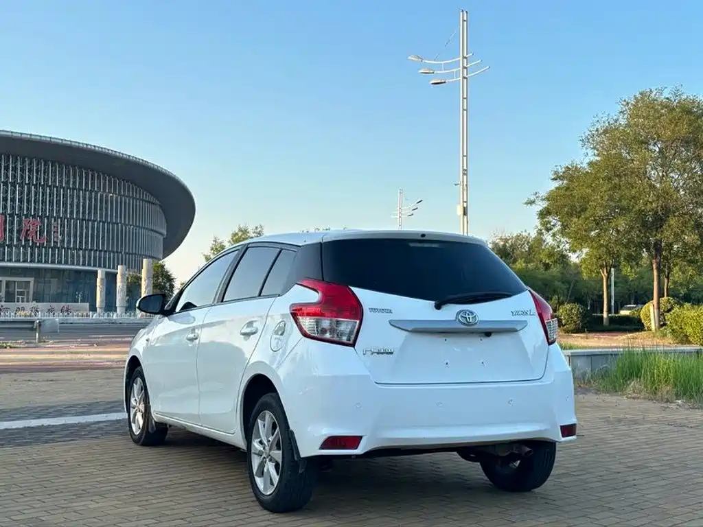 Toyota Yaris L — миниатюра 6