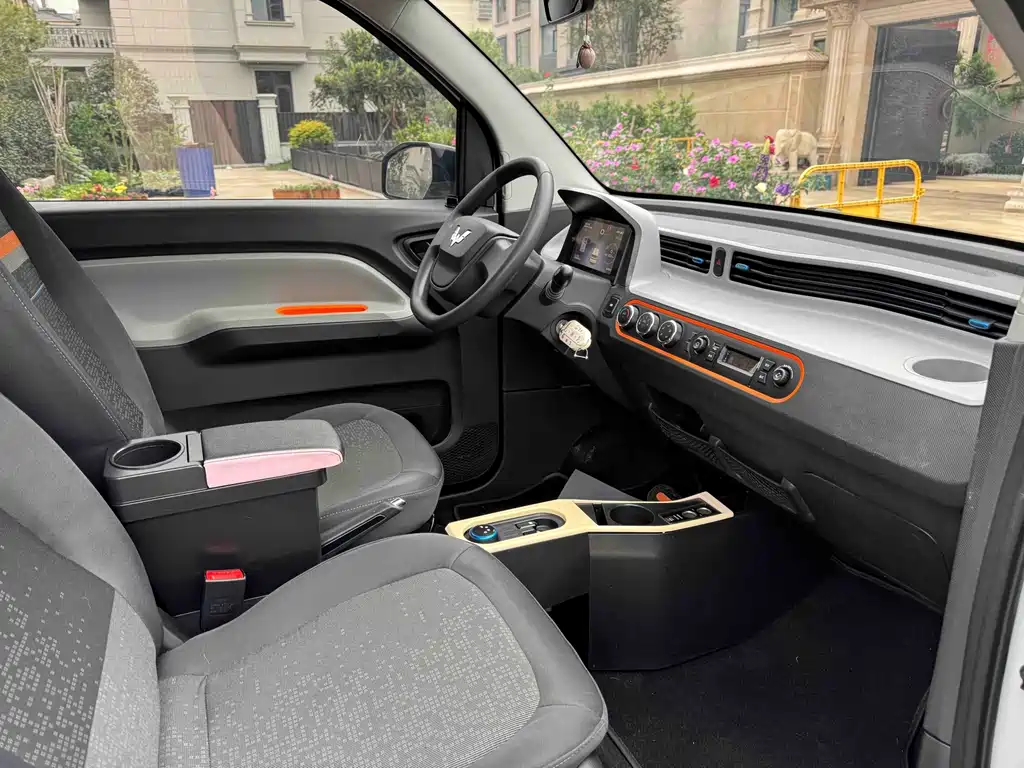 Wuling MINIEV — миниатюра 7