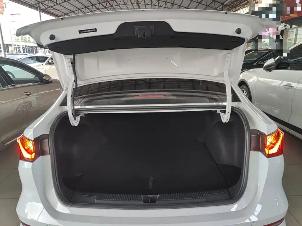 Roewe i5 — миниатюра 19
