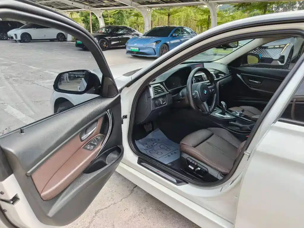 BMW 3 Series — миниатюра 11