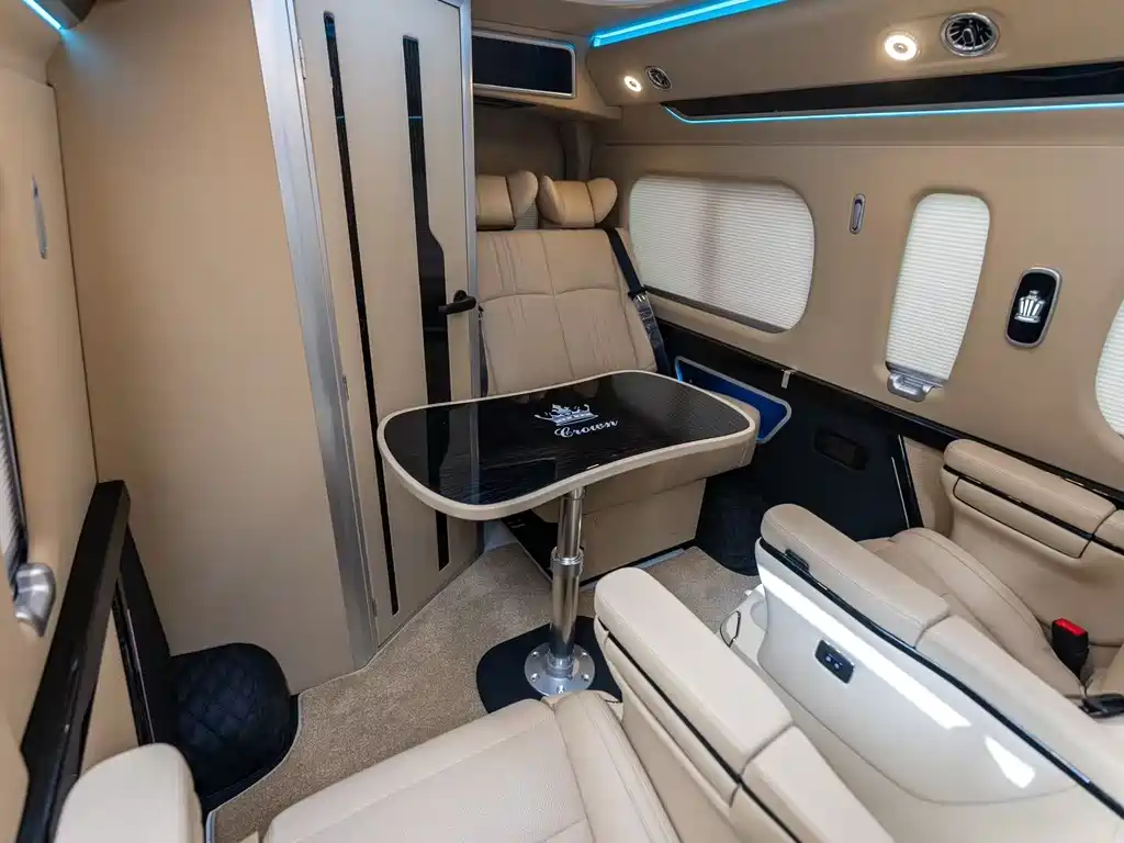 Toyota HiAce 2022 3.5L MT