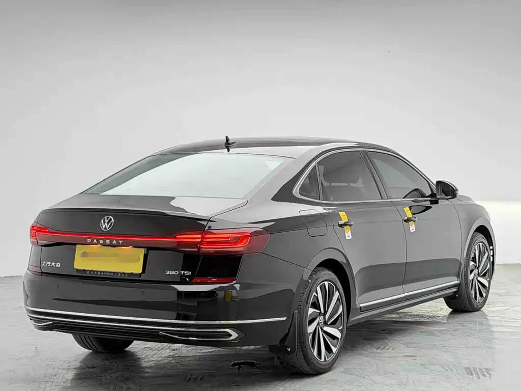 Volkswagen Passat 2024 380TSI Elite