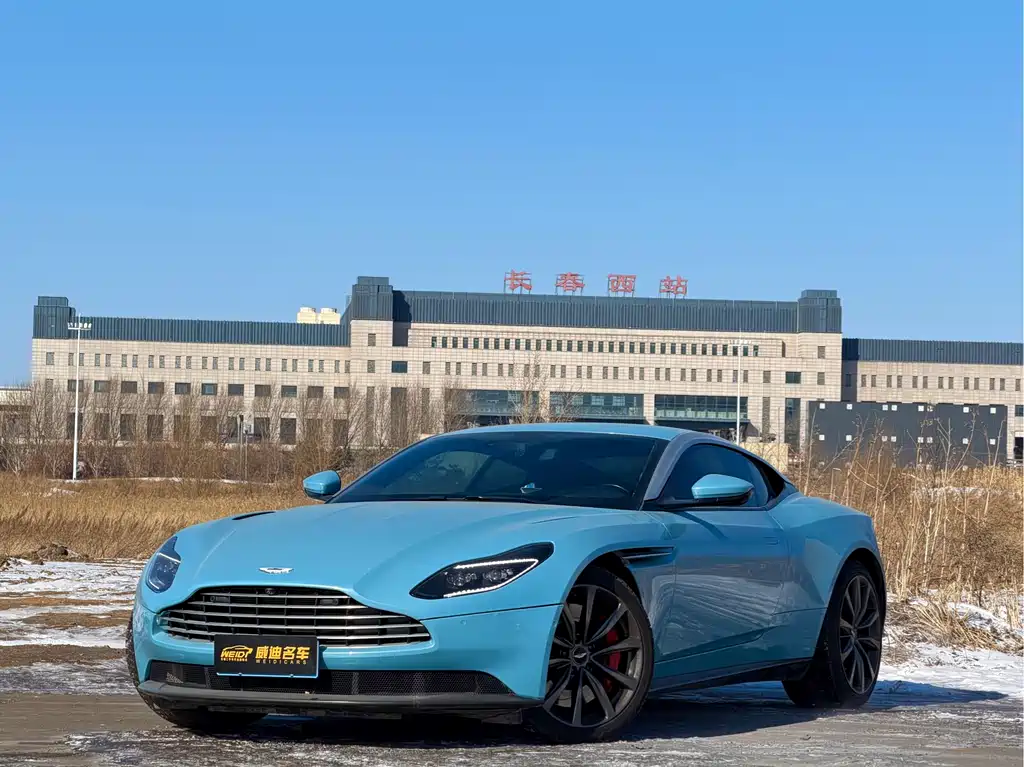 ASTON MARTIN DB11
