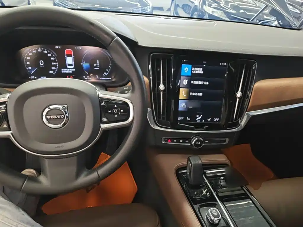 Volvo S90 PHEV — миниатюра 10