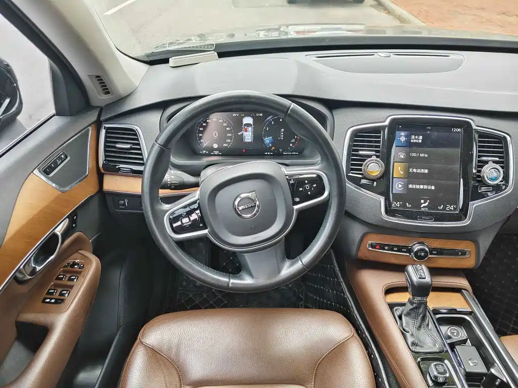 Volvo XC90 — миниатюра 7