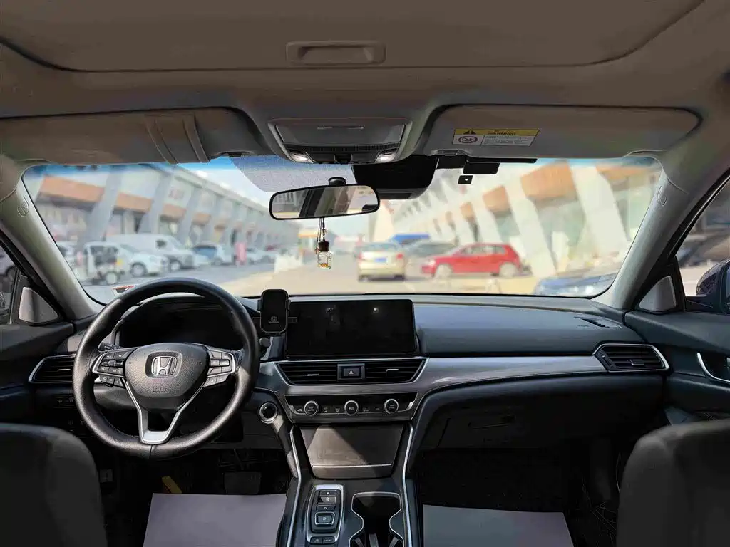 Honda Accord — миниатюра 8