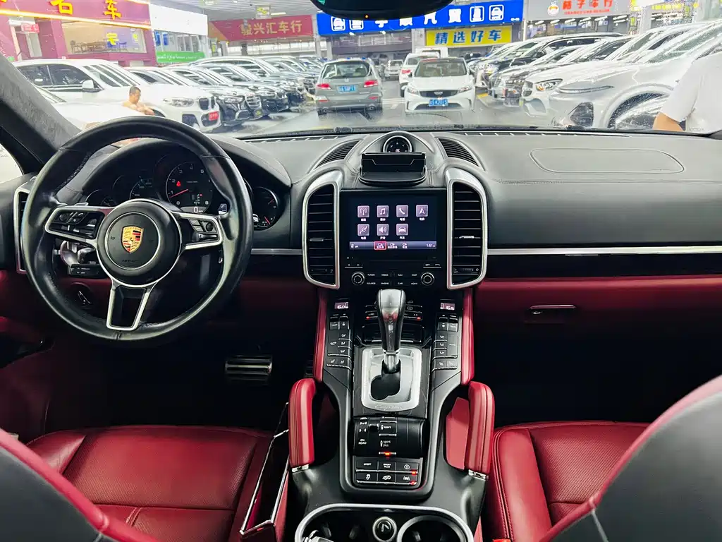 Porsche Cayenne — миниатюра 12