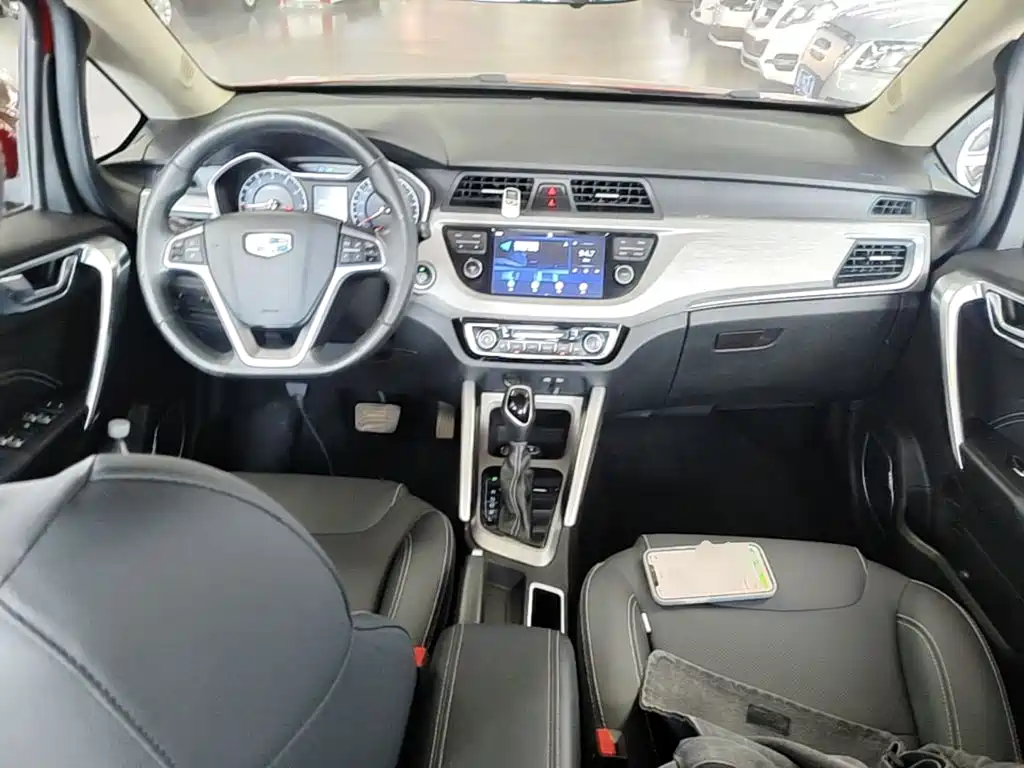 Geely Vision X3 — миниатюра 10