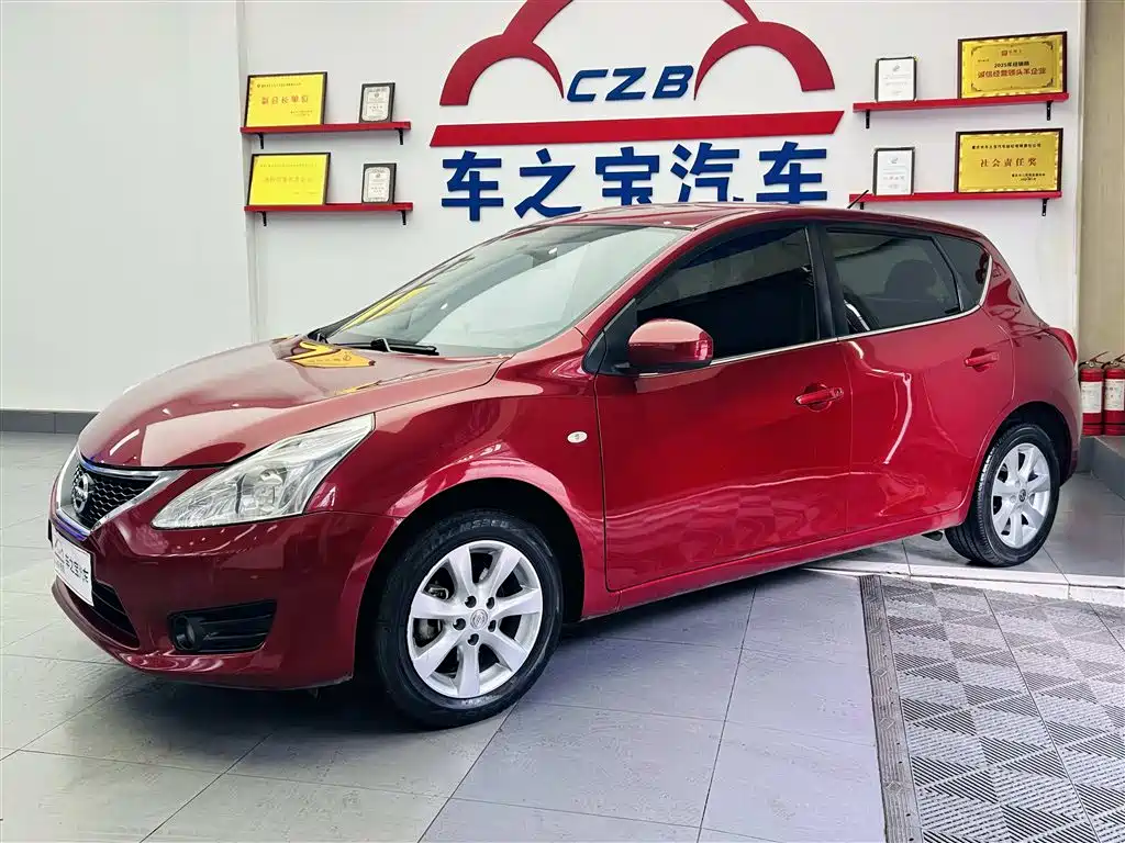 Nissan Tiida 2012