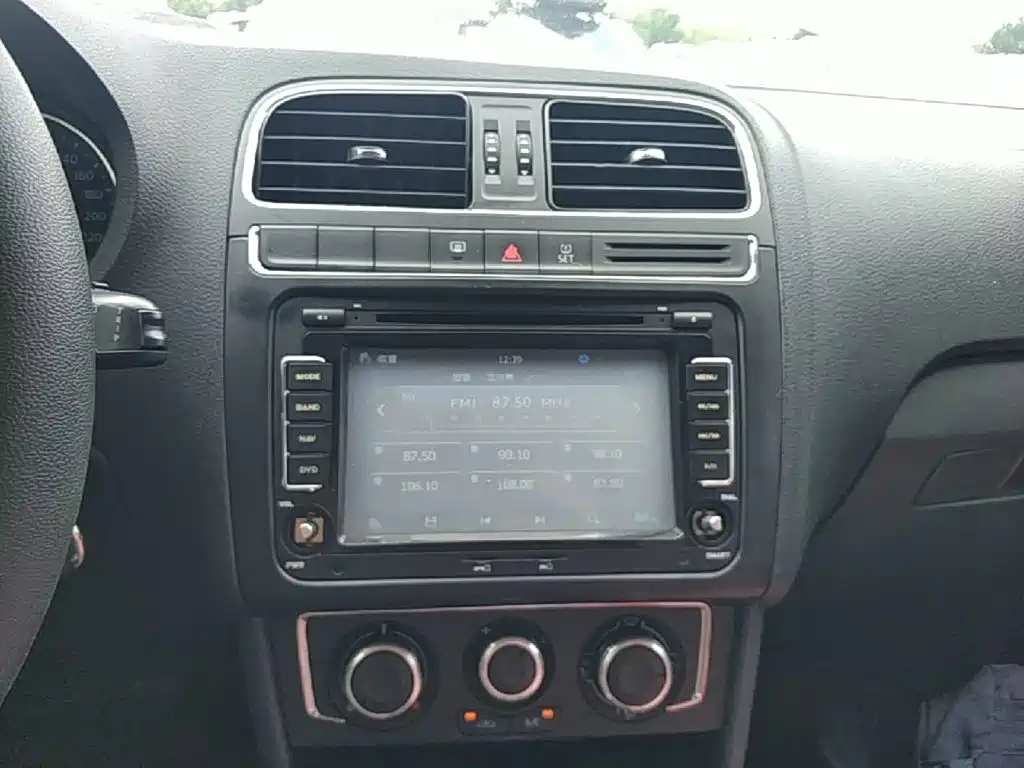 Volkswagen Polo — миниатюра 13