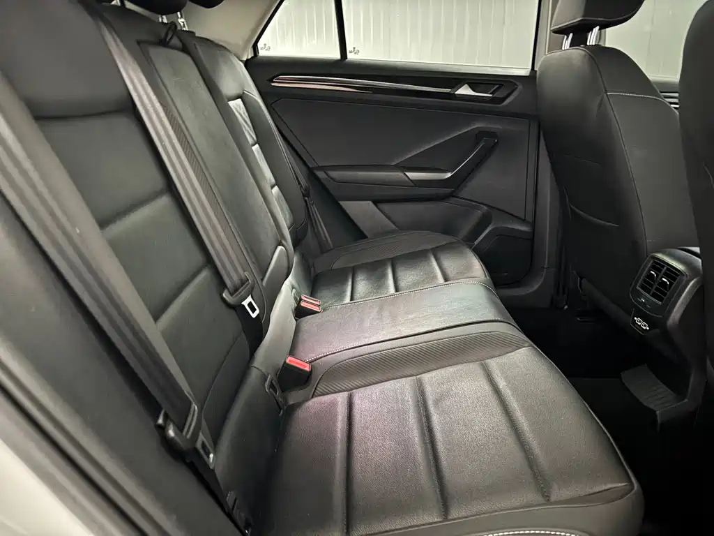 Volkswagen T-Roc 2022 280TSI DSG PLUS