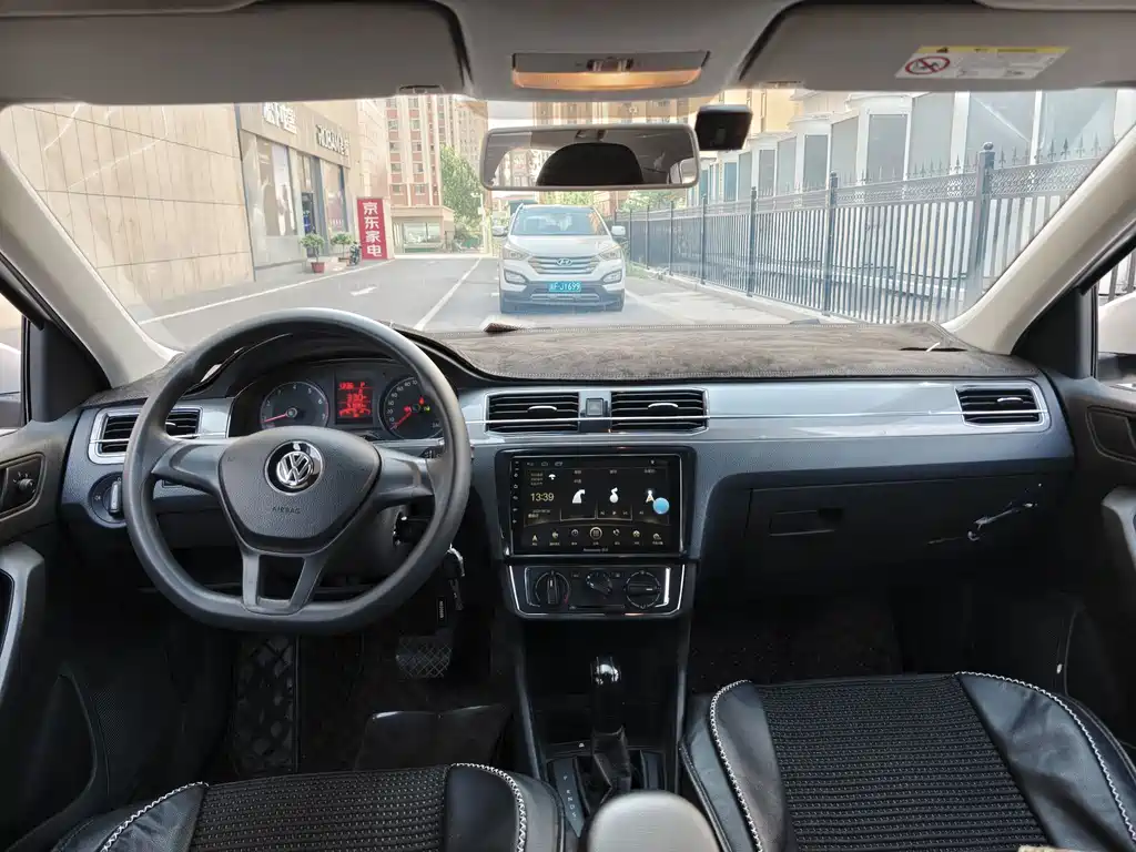 Volkswagen Santana — миниатюра 6