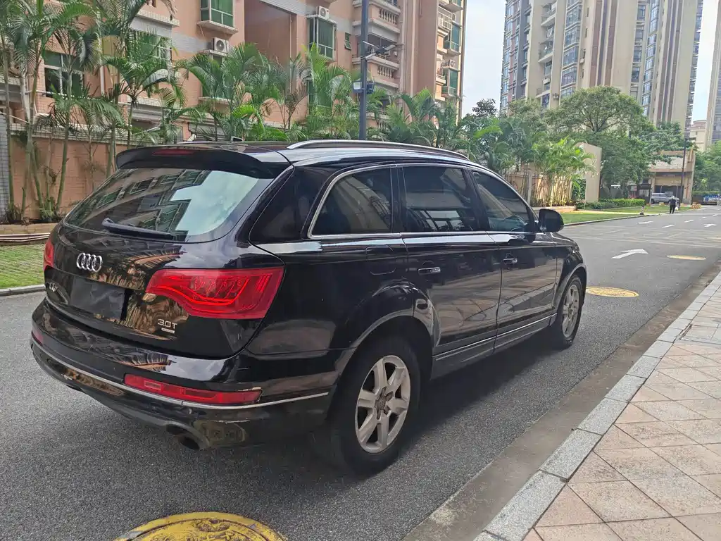 Audi Q7 2012 3.0 TFSI (200kW